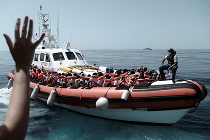 Италия отправила восвояси суда правозащитников с беженцами #Мир #Новости #Сегодня