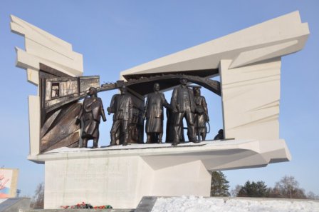 Памятник труженикам тыла (Омск)
