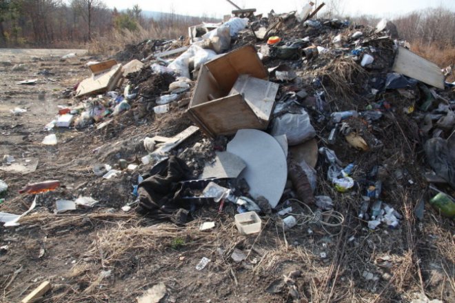 Омской компанией «ЖКХ Сервис» была продана мусорная свалка за городом.