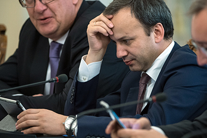 Дворкович пообещал сохранить добычу нефти на текущем уровне
