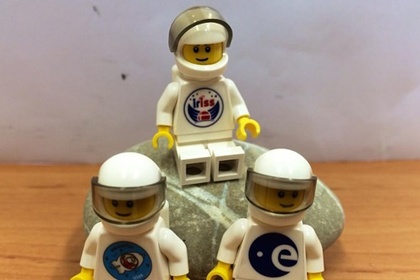 Датский астронавт повез на МКС 26 фигурок «Лего»