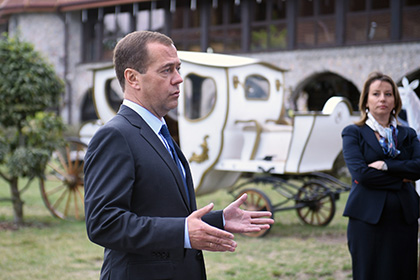 Медведев рассказал украинцам о преимуществах покупки газа у России