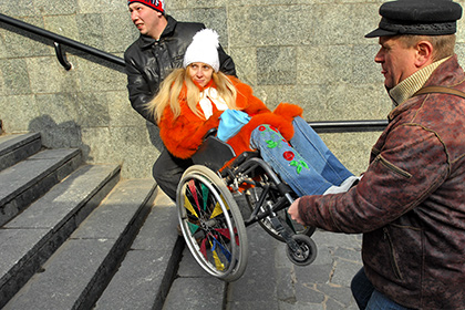 Президент РФ выступил за поддержку инвалидов и малоимущих
