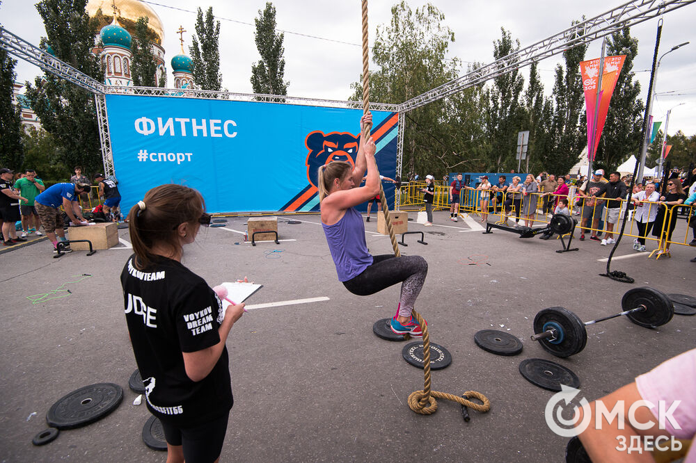 От йоги до драки: смотрим, как в Омске прошёл третий "Штормfest" #Спорт #Новости