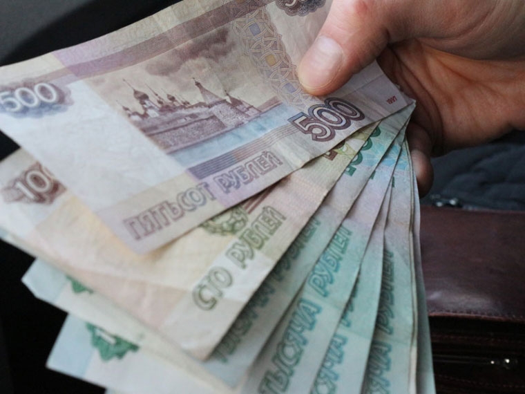В последний день уплаты налогов омичи перечислили государству 88,5 млн рублей #Экономика #Омск