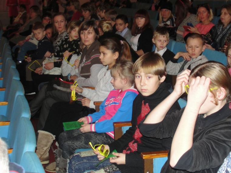 Жители Таврического поселка получили в подарок 3D-кинотеатр #Культура #Омск
