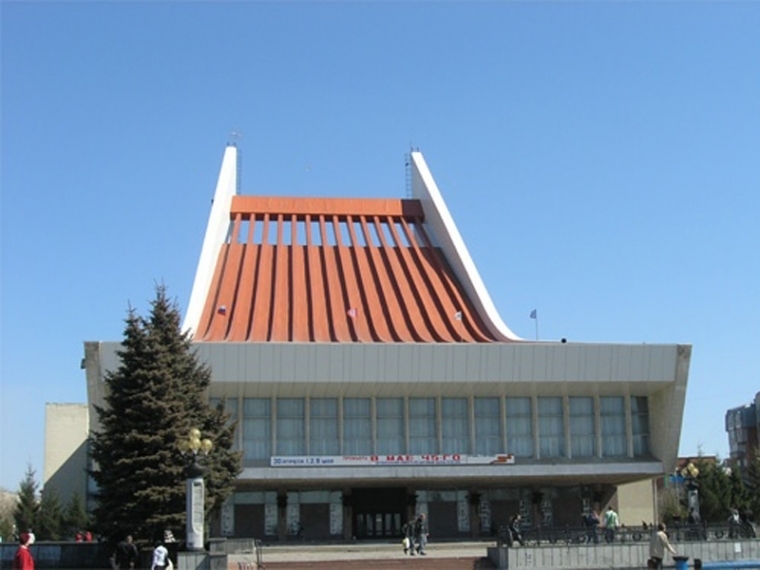 Компанейщиков пояснил, что не собирается закрывать Омский музыкальный театр #Культура #Омск