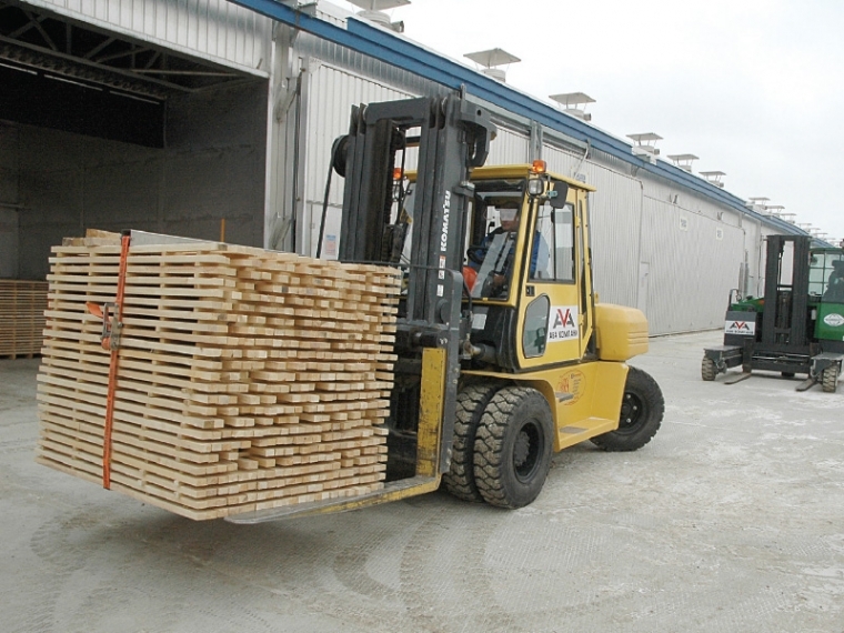 Омская область увеличила объемы поставки древесины в Китай #Экономика #Омск