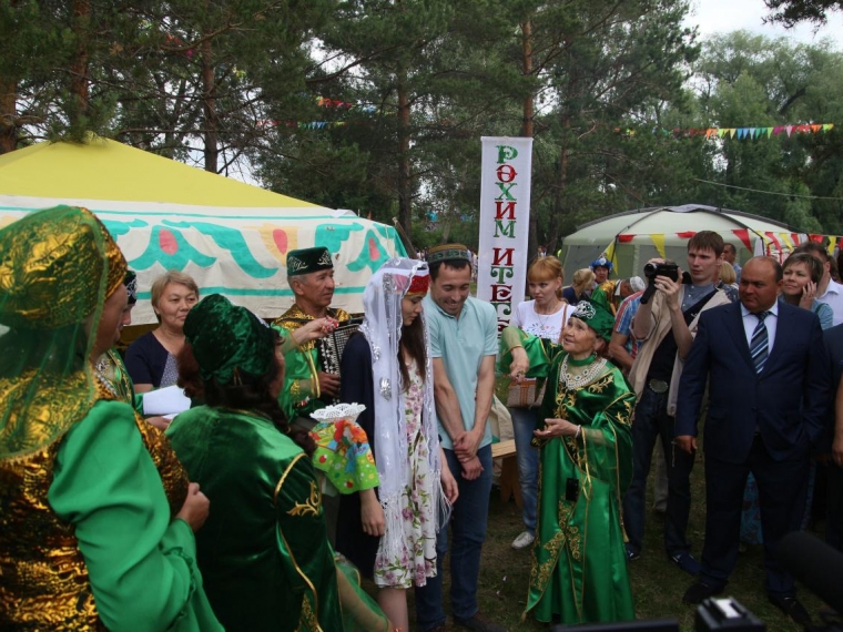Миниханов утвердил программу Дней татарской культуры в Омске #Культура #Омск