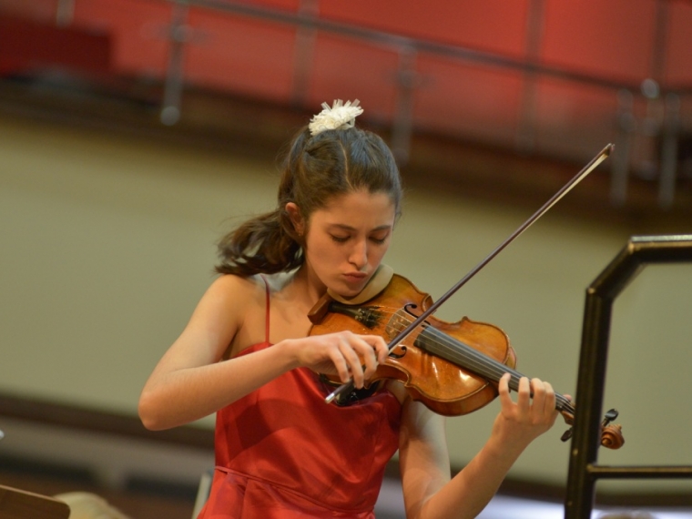 Раритетную скрипку на конкурсе в Омске получит испанка #Культура #Омск