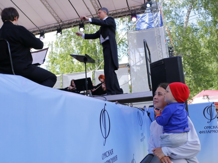 В Омске на «СимфоПарке» классику слушают даже младенцы #Культура #Омск