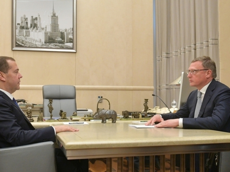 Александр Бурков на встрече с Дмитрием Медведевым попросил о поддержке в строительстве трех школ #Экономика #Омск