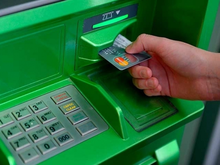 На Центральном рынке Омска теперь можно снять деньги в банкомате #Экономика #Омск