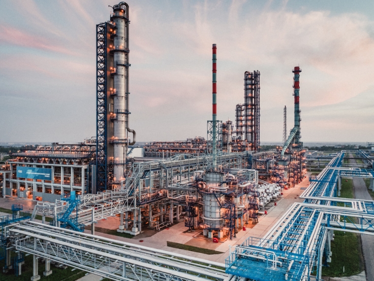 Омский НПЗ улучшит экологичность производства высокооктанового топлива #Экономика #Омск