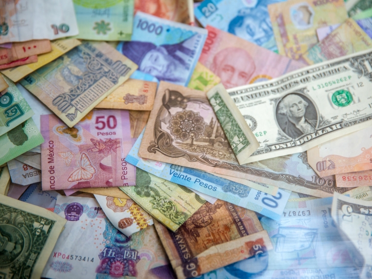 ВТБ: объем трансграничных переводов в мягких валютах превысил 10 млрд рублей с начала года #Экономика #Омск