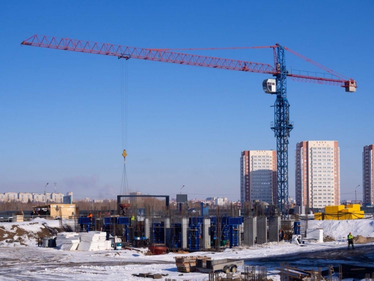 В Омске начали строить стены будущих домов ЖК «Кварталы Драверта» #Экономика #Омск