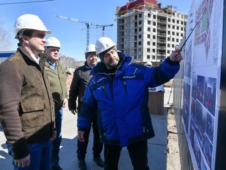 Виталий Хоценко побывал на стройплощадке микрорайона «Зеленая Река» #Экономика #Омск