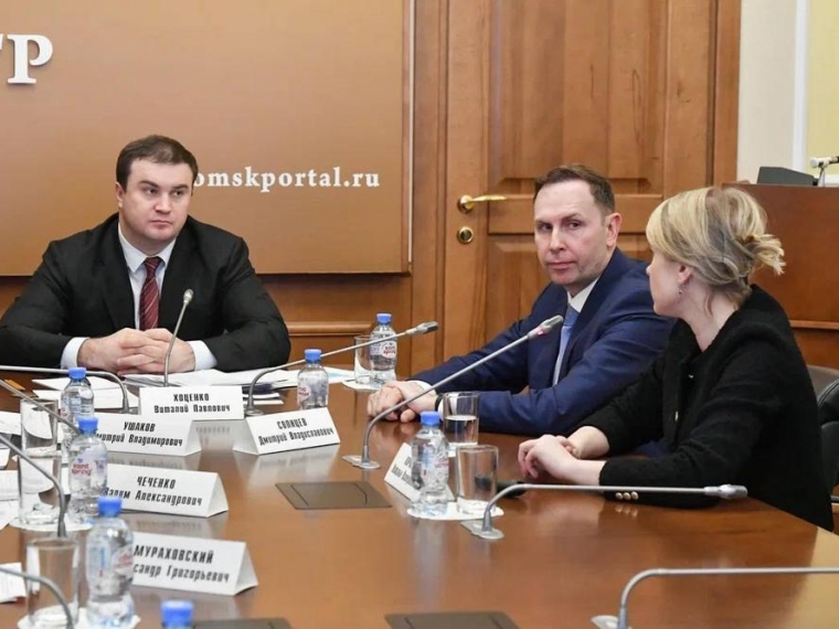 Глава Омской области Виталий Хоценко обсудил с представителями Сбербанка проект «Школа 21» #Экономика #Омск