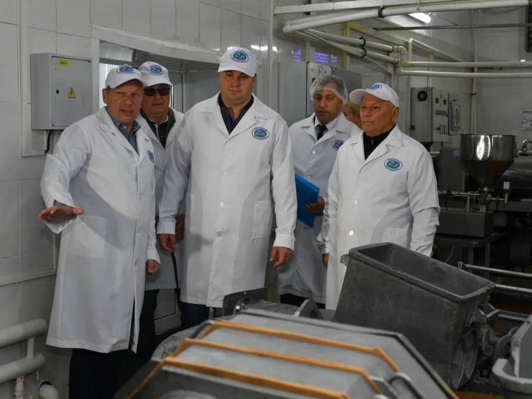Виталий Хоценко мотивирует местных производителей выходить на всероссийский рынок #Экономика #Омск