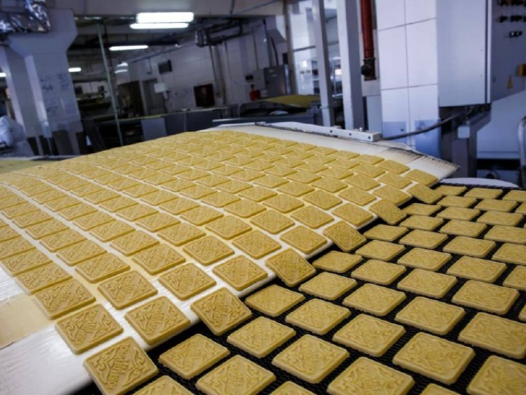 Переход на бережливые инструменты позволил омскому предприятию увеличить производство вафель и печенья #Экономика #Омск