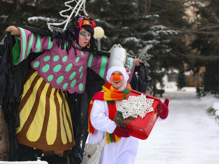 В Омске с 16 декабря на территории дендросада имени Гензе заработает «Резиденция Деда Мороза» #Культура #Омск