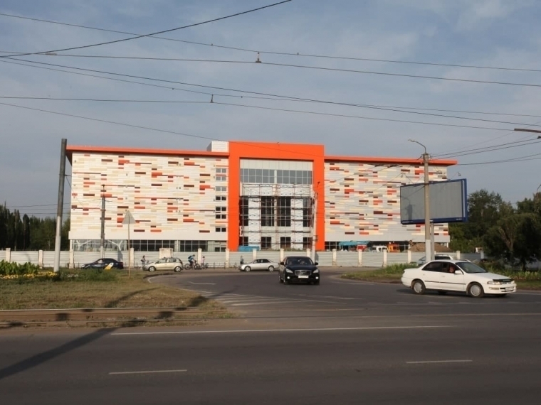 Возле омского парка 30-летия ВЛКСМ откроется магазин косметики «Подружка» #Экономика #Омск