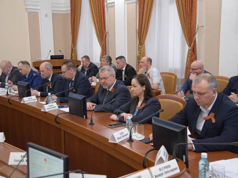 Виталий Хоценко провел заседание штаба по координации строительства, где обсудили возведение соцобъектов #Экономика #Омск