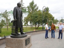 Елена Ульянова: «Я бесконечно счастлива, что в Омске наконец установили памятник моему отцу» #Культура #Омск