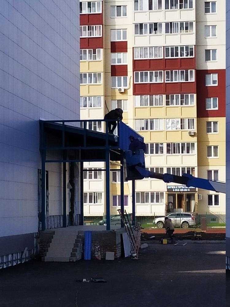 В строящейся школе в микрорайоне «Амурский-2» сделали кровлю и установили 15 мачт освещения #Экономика #Омск