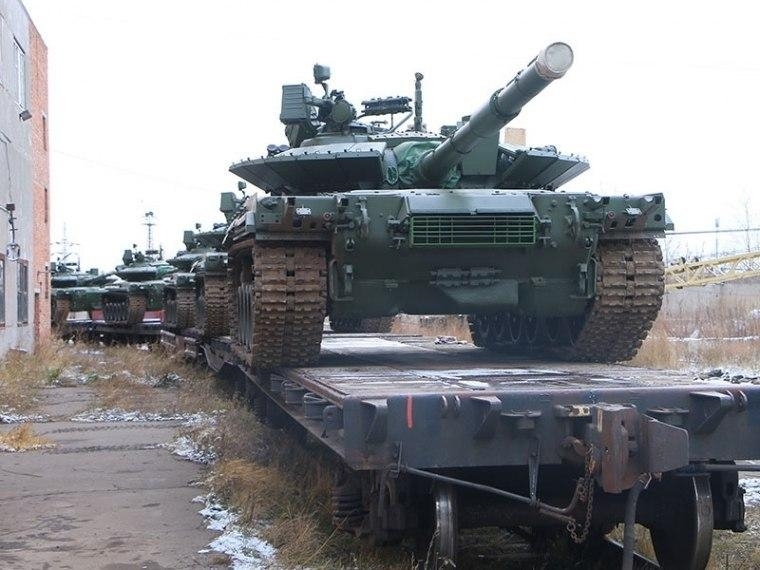 Возле проходной «Омсктрансмаша» открыли памятник танку Т-80 #Экономика #Омск