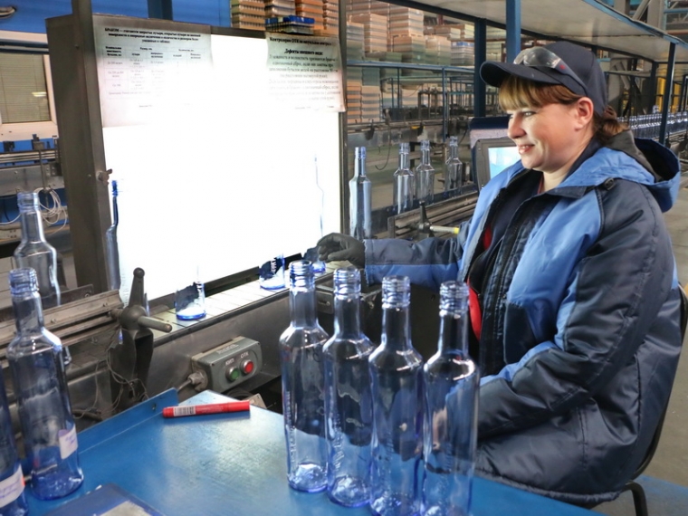 Омские стекольщики делают ставку на синьку #Экономика #Омск