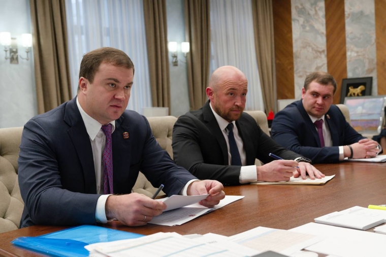 Виталий Хоценко и глава Минстроя РФ Ирек Файзуллин обсудили развитие строительства в Омской области #Экономика #Омск