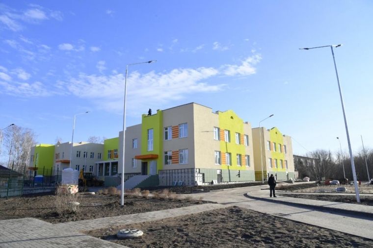 Александр Бурков проверил строительство детского садика на Биофабрике #Экономика #Омск