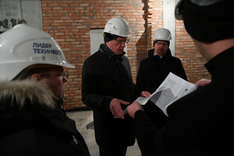 Александр Бурков побывал на строительной площадке четырехзвездочного отеля Cosmos в Омске #Экономика #Омск