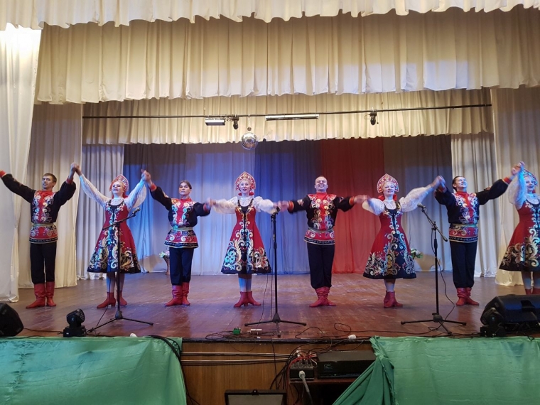 Омские избиратели смогли посмотреть концерты и продегустировать местную продукцию #Культура #Омск