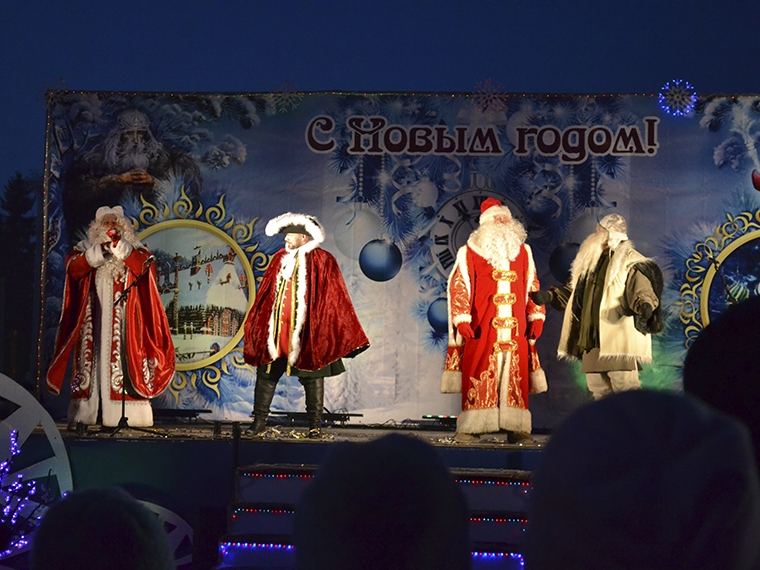 В Омской крепости на слете Дедов Морозов выбирали лучшего дедушку #Культура #Омск