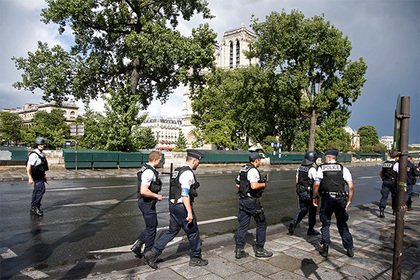 Прокуратура Франции назвала нападение около Нотр Дам де Пари терактом #Мир #Новости #Сегодня