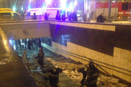 Пятеро пострадали при обрушении строительных лесов возле московского метро #Россия #Новости #Сегодня