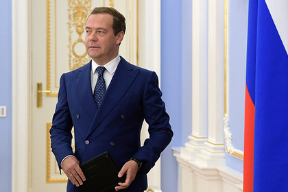 Медведев признал кривизну регулирования процессов в России #Россия #Новости #Сегодня