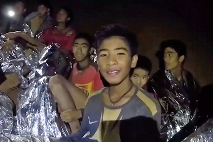 Спасатели отказались от плана вплавь вызволить детей из пещеры в Таиланде #Мир #Новости #Сегодня