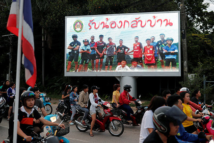 Тайские власти засекретили операцию по спасению детей из пещеры #Мир #Новости #Сегодня