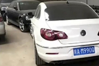 В Китае угнанную от полицейского участка машину нашли у полицейского #Мир #Новости #Сегодня