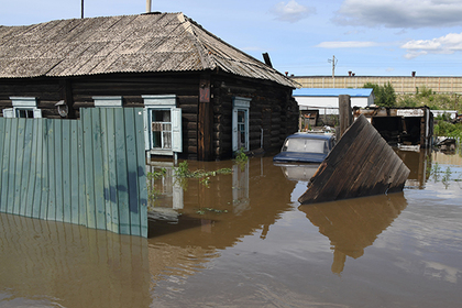 Жители затопленной Читы не дали бывшему мэру спасти свой дом от воды #Россия #Новости #Сегодня
