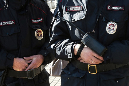 Российские полицейские избили инвалида-колясочника за рацию #Россия #Новости #Сегодня