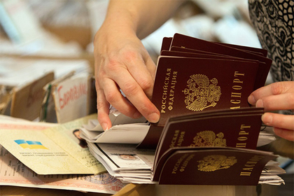 Россияне оказались под угрозой депортации из-за крымских паспортов #Мир #Новости #Сегодня