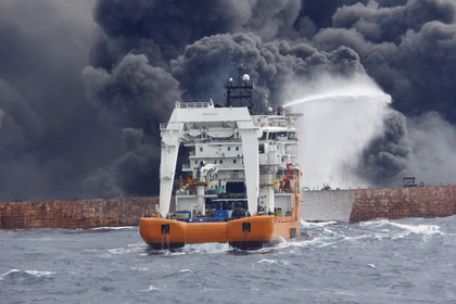 Нефтяной танкер загорелся у берегов Японии #Мир #Новости #Сегодня
