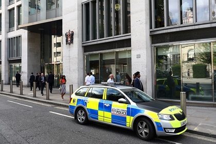 Лондонские полицейские перевернулись на машине из-за мопеда #Мир #Новости #Сегодня