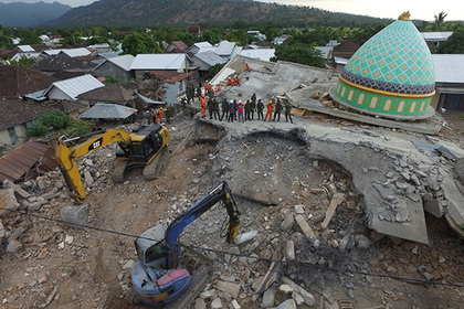 Жертв землетрясения в Индонезии оказалось втрое больше #Мир #Новости #Сегодня