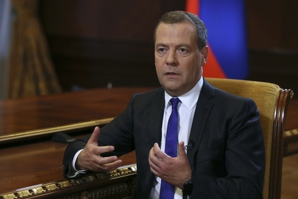 Медведев назвал новые санкции США объявлением экономической войны #Россия #Новости #Сегодня