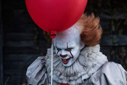 Клоун-убийца в перчатке Фредди Крюгера сел на 42 года #Мир #Новости #Сегодня